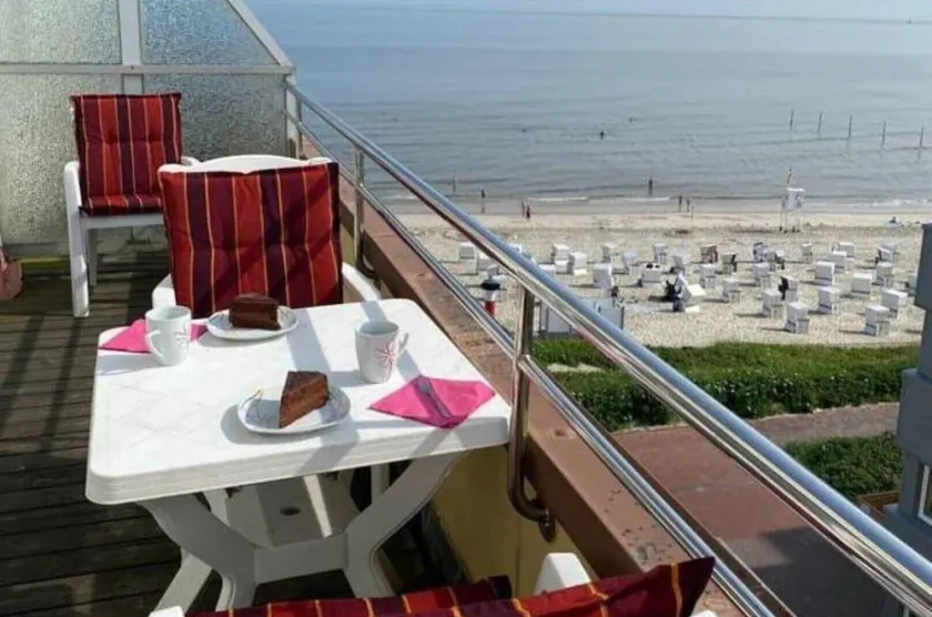 Penthouse with sea view directly on the beach - Image 1