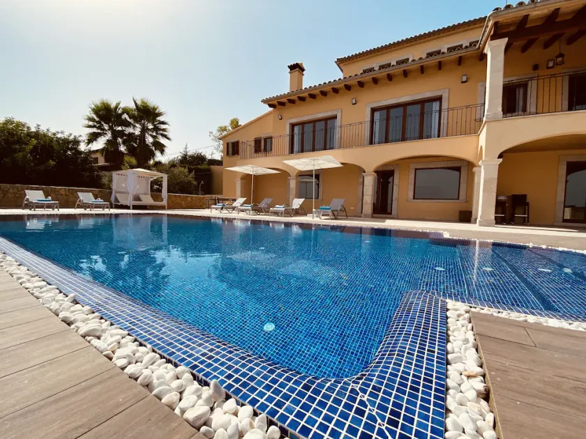 Villa med pool og udsigt i et meget roligt område. - Image 1