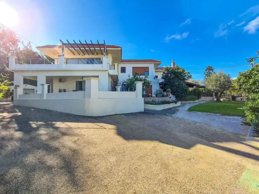 Colonial View Apartment - Image 1