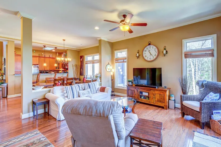 NY! Lakefront 3BR West Union Byhus m / terrasse! - Image 1