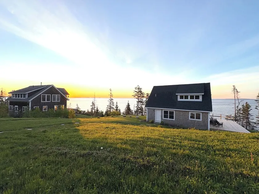 Two seaside dog-friendly cottages with beautiful views, walking trails & privacy - Image 1