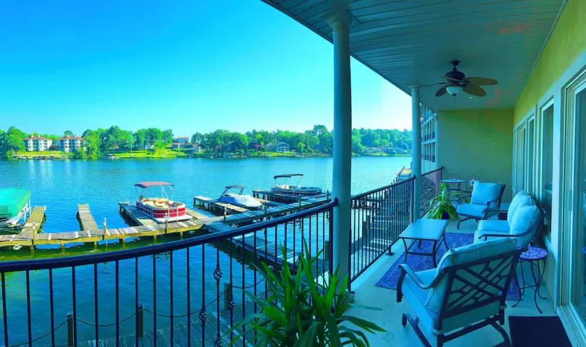 Lakefront Top Floor Condo! Perfect Location! - Image 1