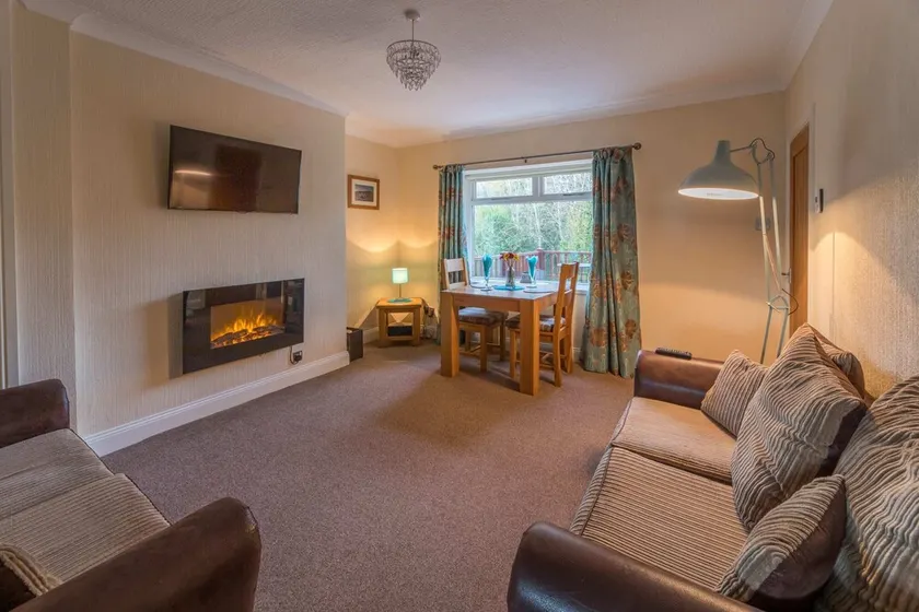 Host & Stay - Poppy Cottage - Image 1