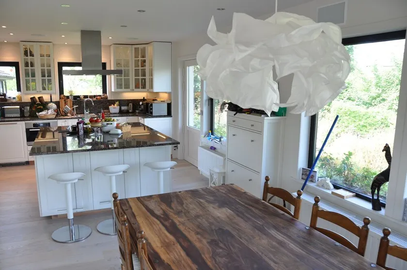 Private villa in garden oasis, 10 mins from city center - Image 1