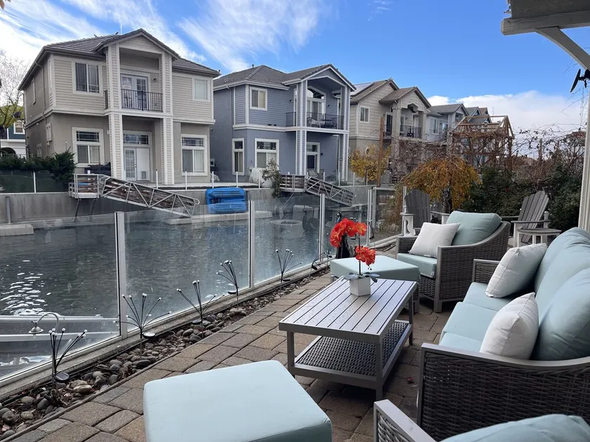 \"BEAUTIFUL VIEWS\" 5 Bed/3.5 Bath Sparks/Reno Lake Home - sleeps 20 - Image 1