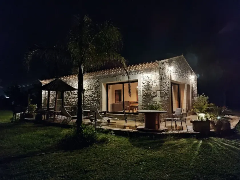 COTTAGES IN CAMARGUE 15KMS FROM THE SEA - Image 1