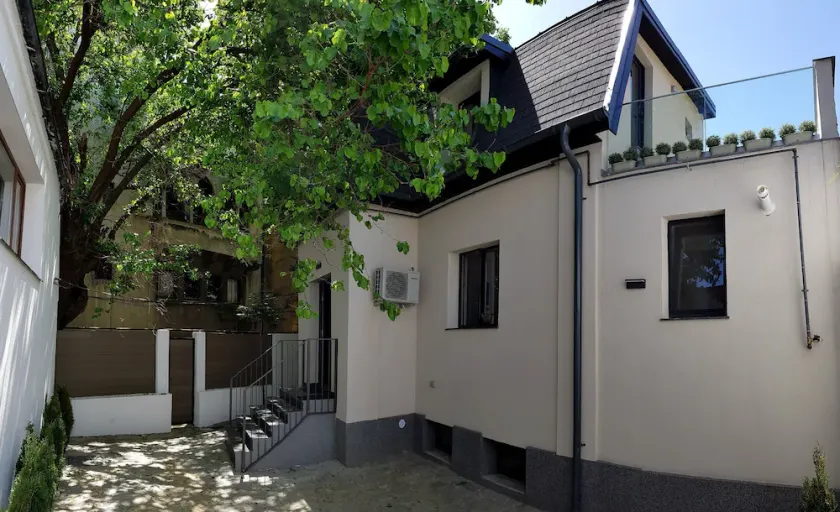 Check out the coolest villa in town - Image 1