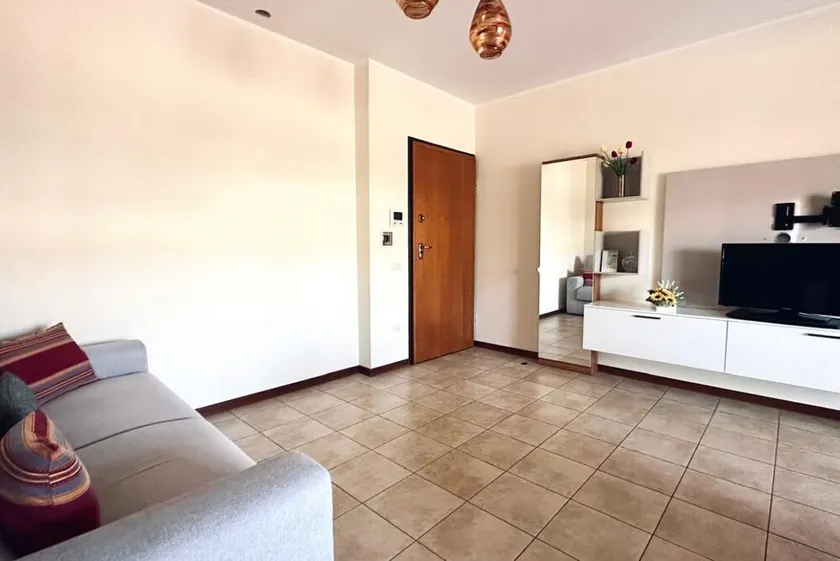 SE123 - Marzocca, three-room apartment 300 meters from the sea - Image 1