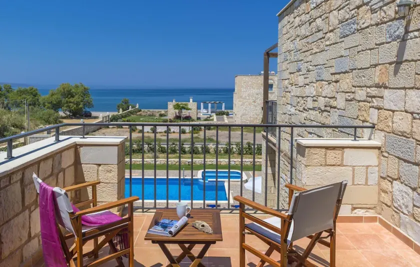 Stone Built Private villa Emerald with pool, 30m to Beach & BBQ! - Image 1