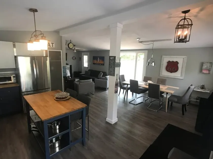 TOTAL RENOVATED Sauble Beach Cottage - Image 1