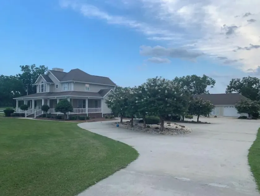 Stylish, comfortable, and private Guest House. - Image 1
