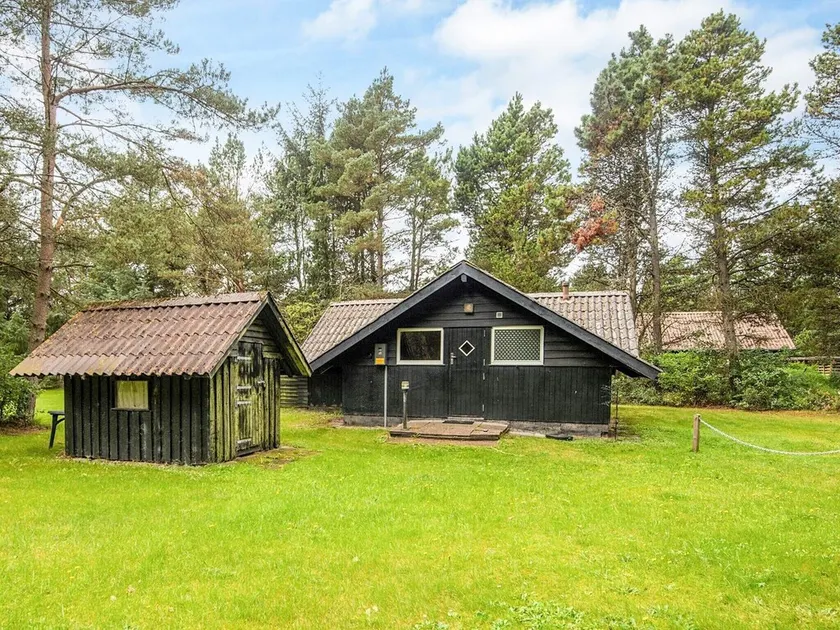 4 person holiday home in Oksbøl - Image 1