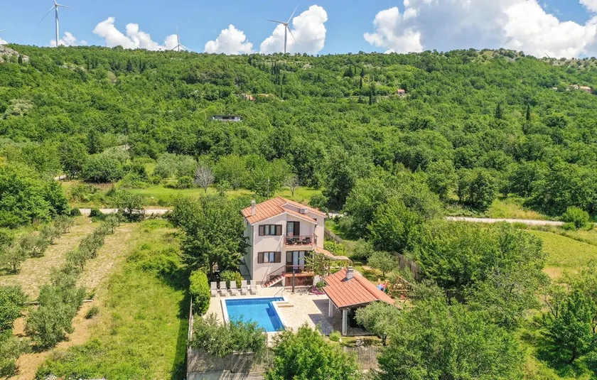 Beautiful home in Katuni - Image 1