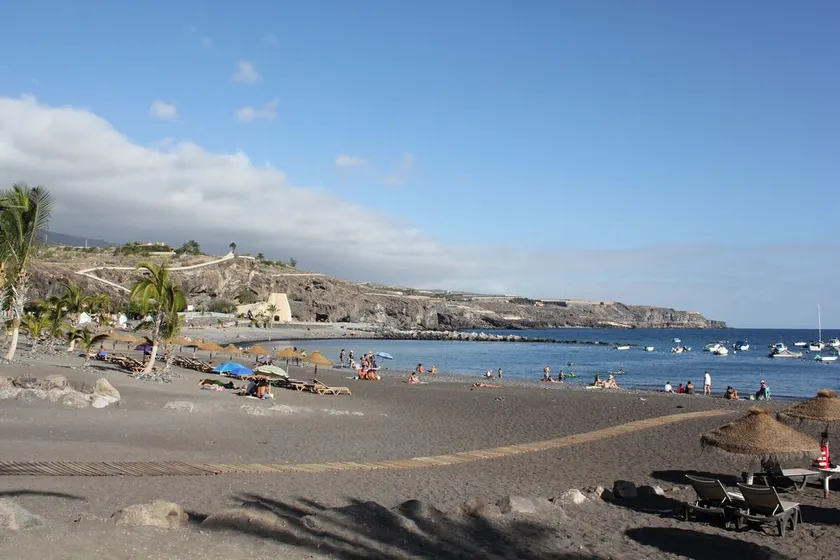 Maravilloso apartamento con parking en Playa San Juan - Image 1
