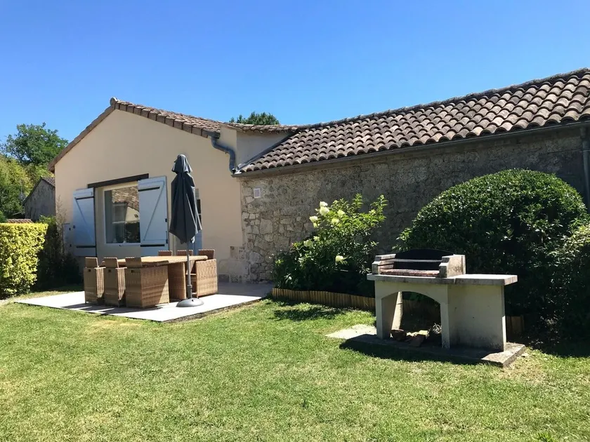 Gîte à 30 mn de Bordeaux, au sein d'un parc arboré et piscine - Image 1