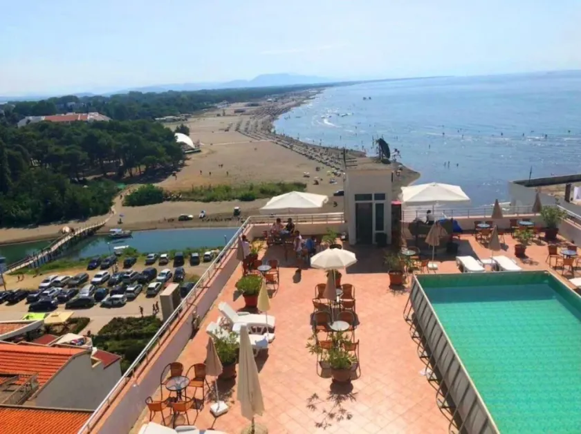 Twin room with sea and Long Beach view terrace - Image 1
