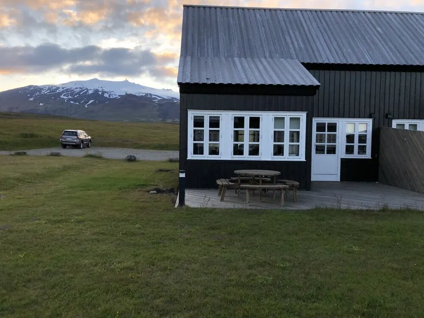GREAT LOCATION - LUXURY COTTAGE – UNIQUE SURROUNDINGS - GLACIER – NATIONAL PARK - Image 1