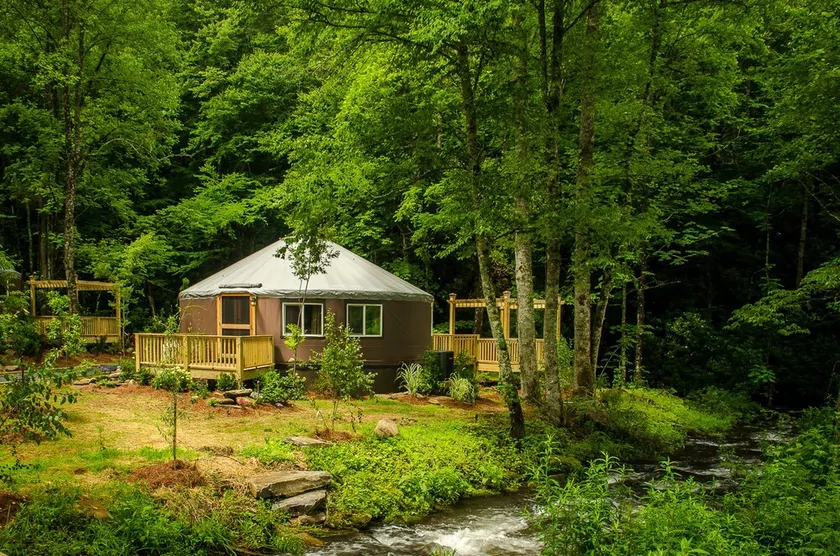 Creekside Cove Luxury Yurt w Hot Tub in Nantahala - Image 1
