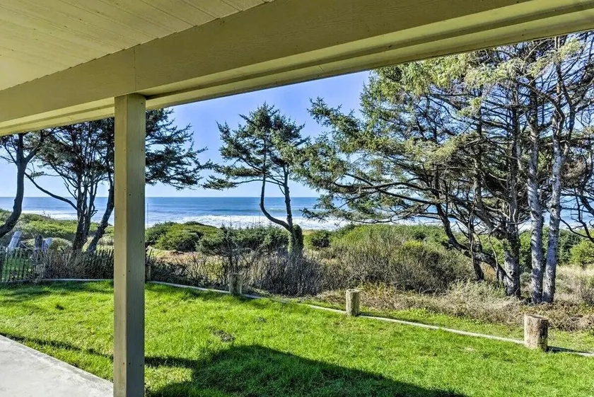 The Pelican! Private, Beach Access! Family Fun! Perfect Vacation! NO PETS. - Image 1