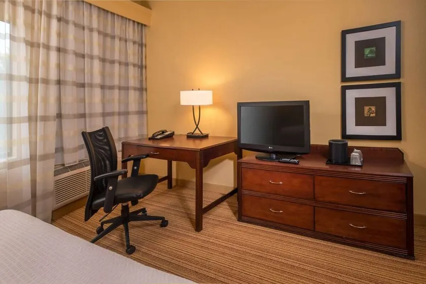 Comfort and Relaxation! Free Parking, Onsite Pool, Pet-friendly Property - Image 1