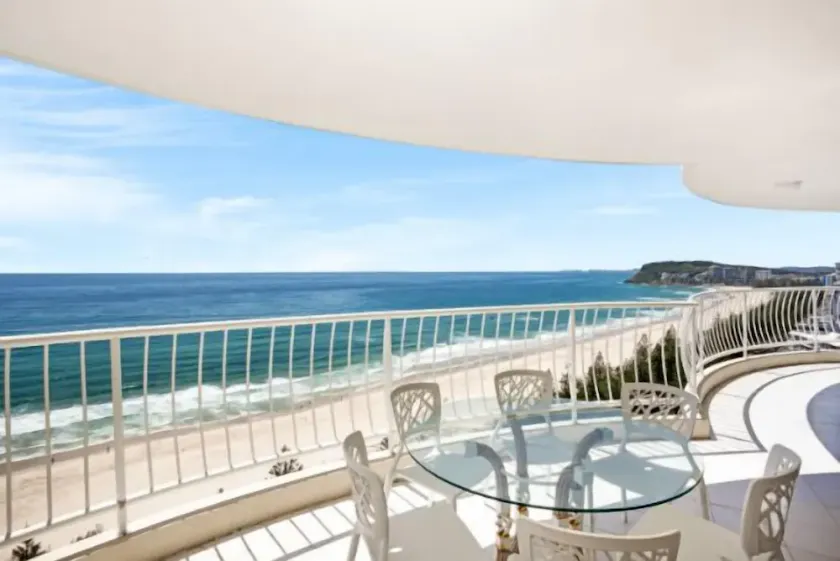Burleigh Surf 19th floor - Image 1