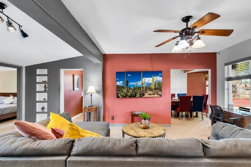 Cozy 3br  2bath with and Fully Fenced Yard ! - Image 1