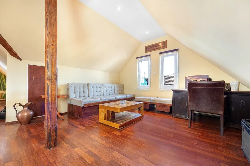 Appartamento vacanze 'Dachgeschosswohnung Wohllebe' con WLAN e aria condizionata - Image 1