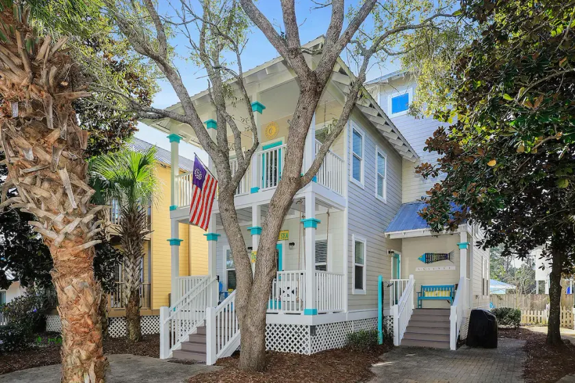 5 Minute Walk To The Beach On 30A! Family Friendly. 5 Bedrooms, 3 Baths. 2 Pools - Image 1