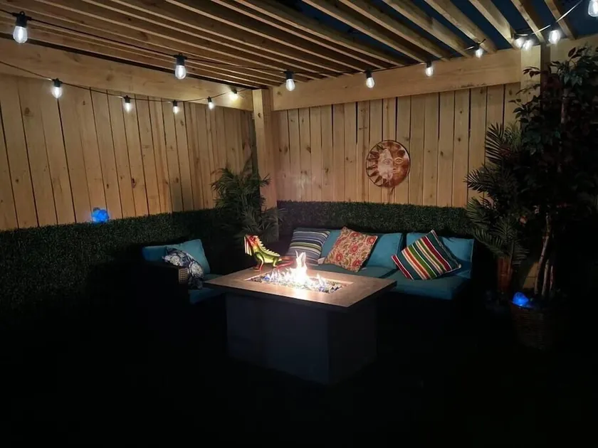 UltraViolet Pirate Bay | Hot Tub | 5 Bedroom - Image 1