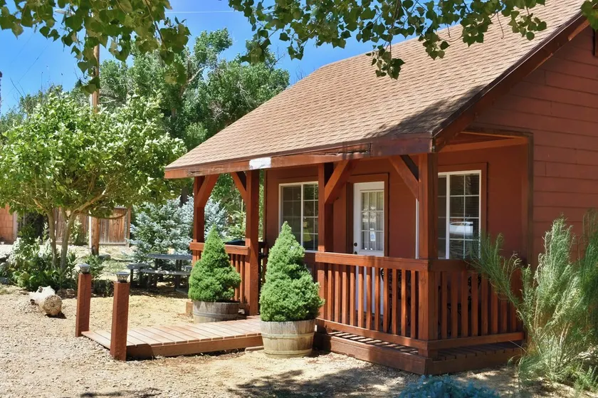 Welcome!  Pool - Hot Tub - Breakfast -Farm -Cabin -Views -Quiet Side Zion -Bryce - Image 1