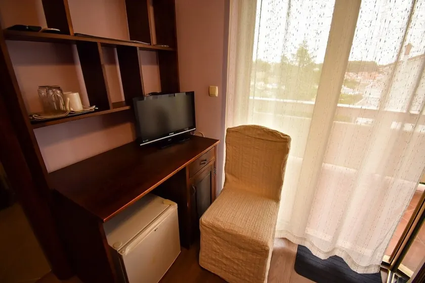 Apartments and Rooms Frane - Image 1