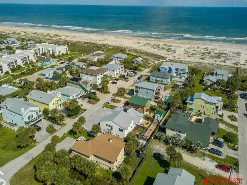 Beautiful 2/2 ~ Pet Friendly ~ Steps to the Beach! - Image 1