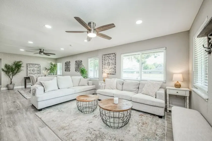 Fun City Haven Spacious Retreat in Fresno - Image 1