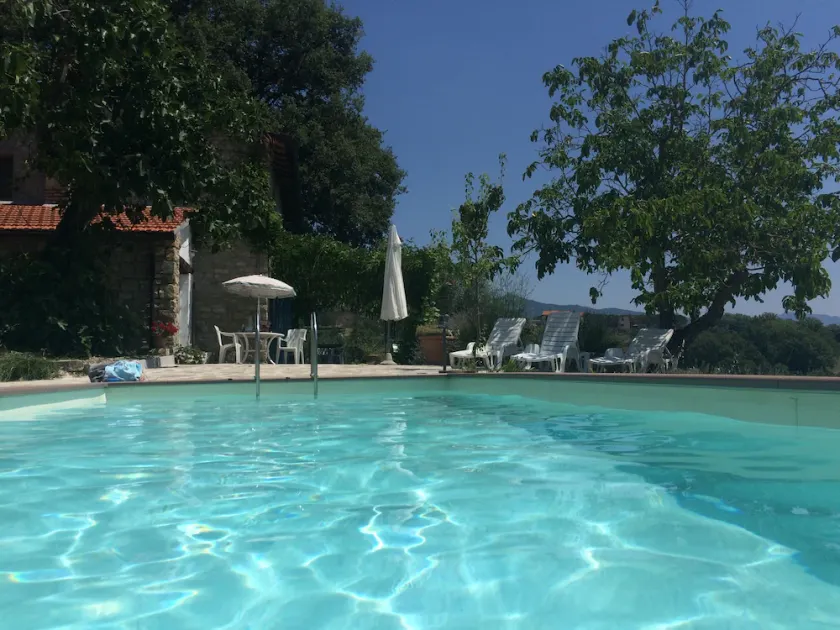 Landsted med pool, stor terrasse, figneroliven og lavendel, fantastisk udsigt - Image 1