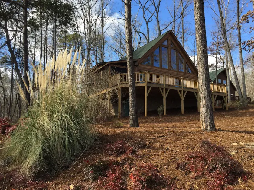 LAKE KEOWEE LAKEVIEW CABIN MED DOCK LUKKET TIL CLEMSON - Image 1