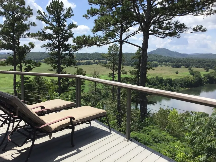 Gorgeous Riverbuff View of the White River + * WIFI * - Image 1