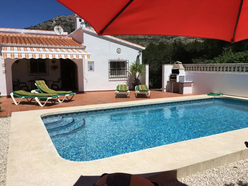 Private Villa mit Pool in der Nähe des Golfplatzes, kurze Fahrt zum Strand - Image 1