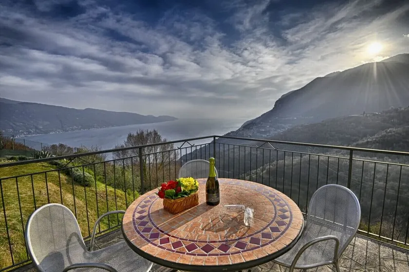 Villa Margherita par Theater Home, appartement avec vue magnifique sur le lac - Image 1