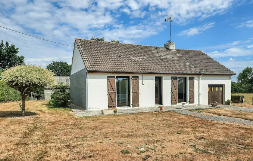 2 Bedroom Stunning Home In Bacilly - Image 1