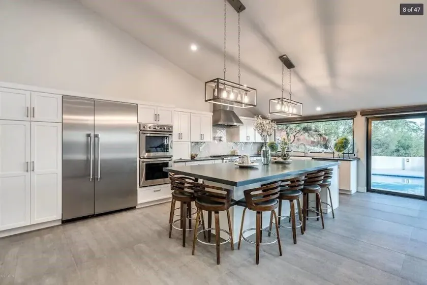 Skyline: 5 bed/6 bath, amazing views, tennis & basketball courts, pool, hot tub - Image 1
