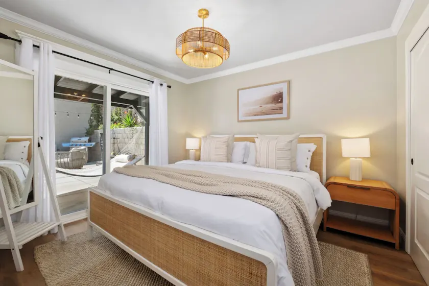 Stilig Chic Hotel-stil Beach Cottage-Central AC, Uteplats, Cyklar, promenad till stranden - Image 1
