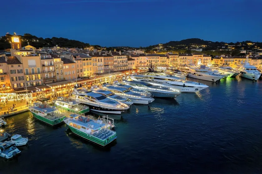 RARE ! Saint-Tropez Port Quai d'Honneur – Terrasse Vue Mer 100m² Climatisé - Image 1
