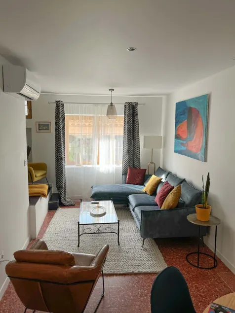 House in the historic heart of Fréjus - Image 1