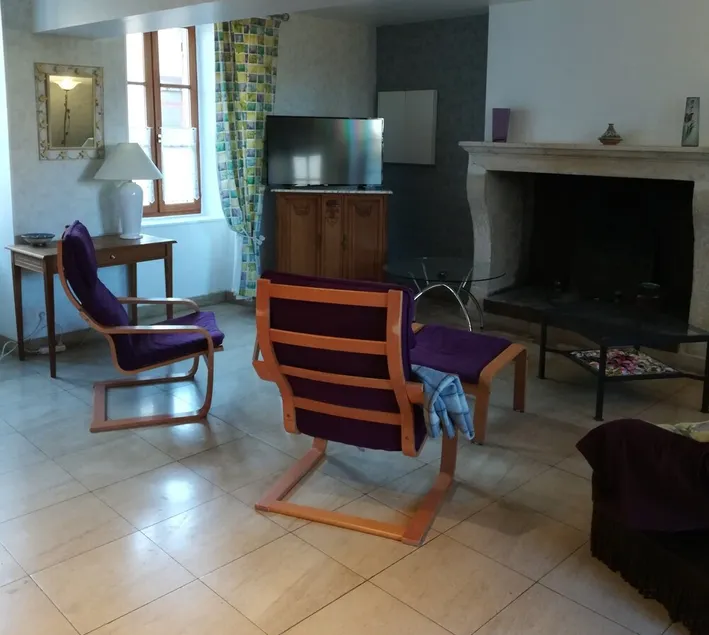Maison de Village Agréable à Vivre - Image 1