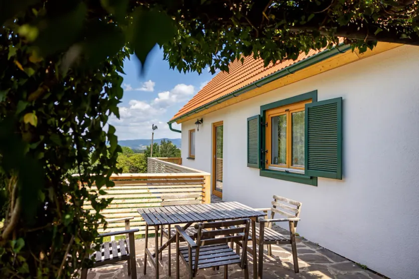 Pure relaxation - cozy vacation home in the middle of the vineyard - Image 1