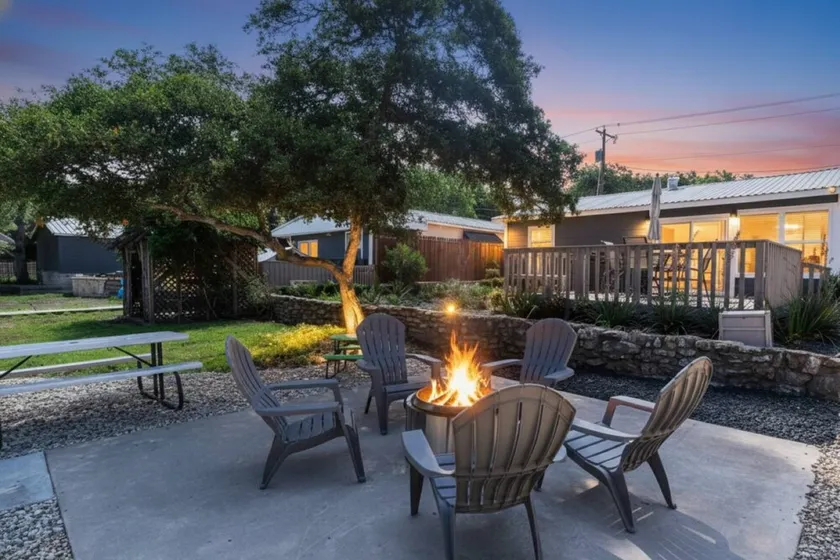 Tranquil Escape at Casita del Lago Azul - Lakefront Serenity with Semi-Private Cove & Fire Pit - Image 1