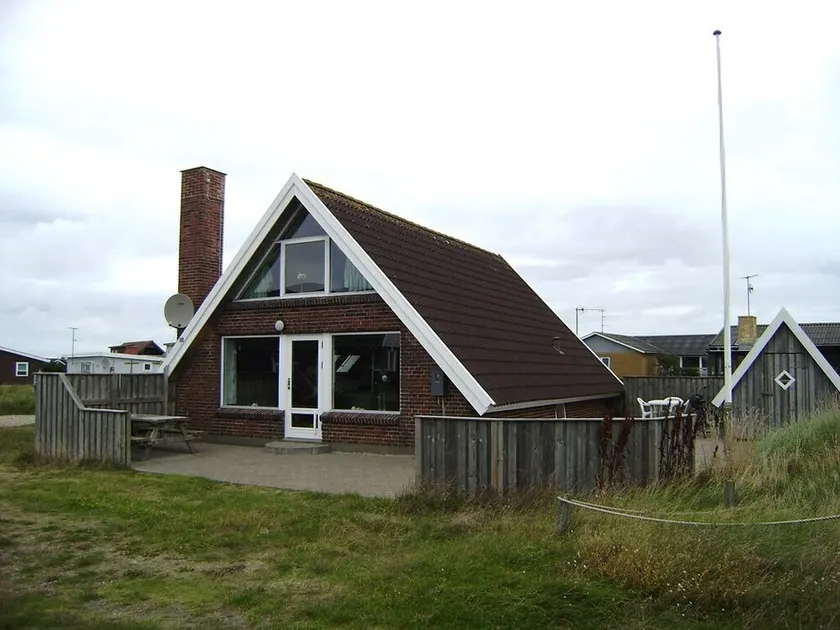 Vorupør. 110m2 nice holiday house located very near the North Sea. Internet - Image 1