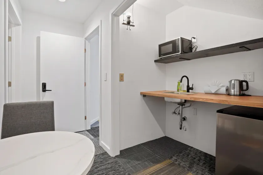 Peaceful 1BR Stay - Golf & Beach - Image 1