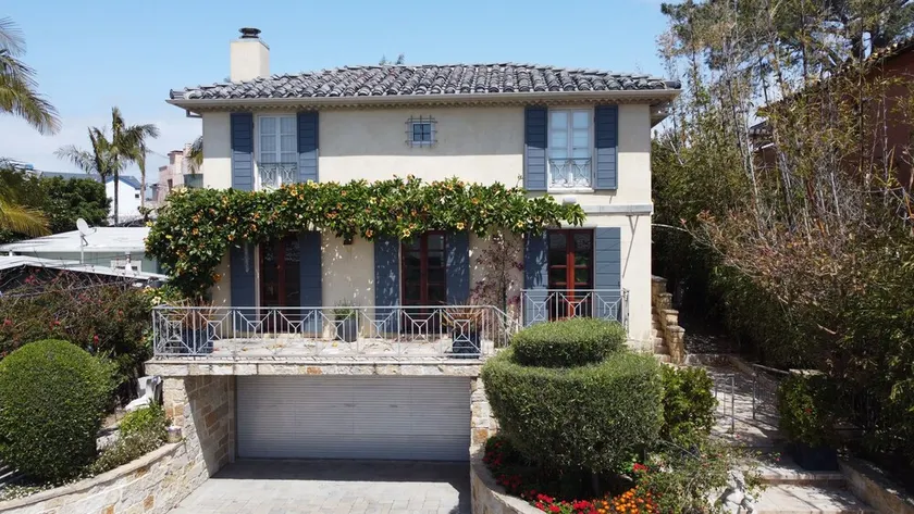 Tuscan-Style Villa in La Jolla Village w/ Private Casita, Parking, Walk to Beach - Image 1