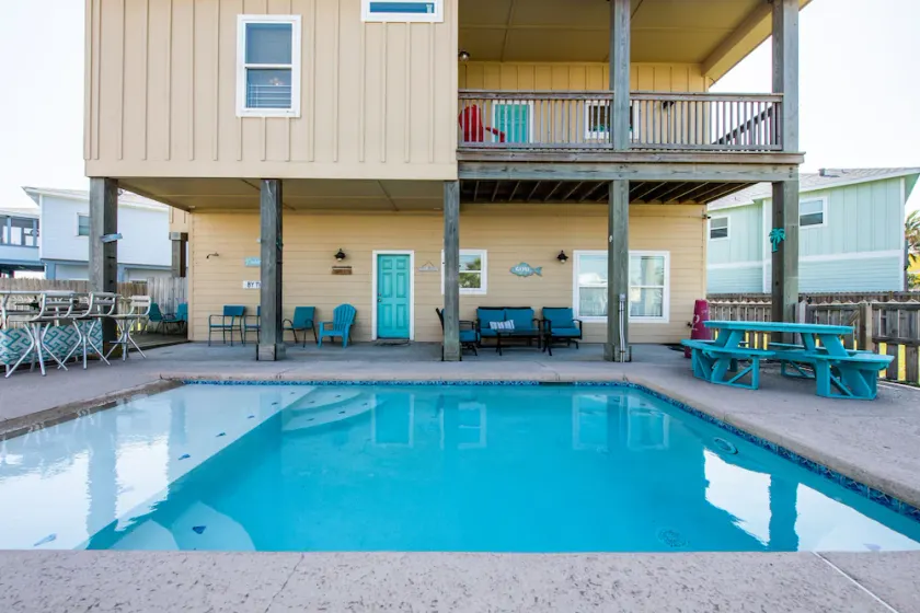 Casa Chillota-Private HEATED Pool, InTown, Close to Sandfest, Boat Parking, Pets - Image 1
